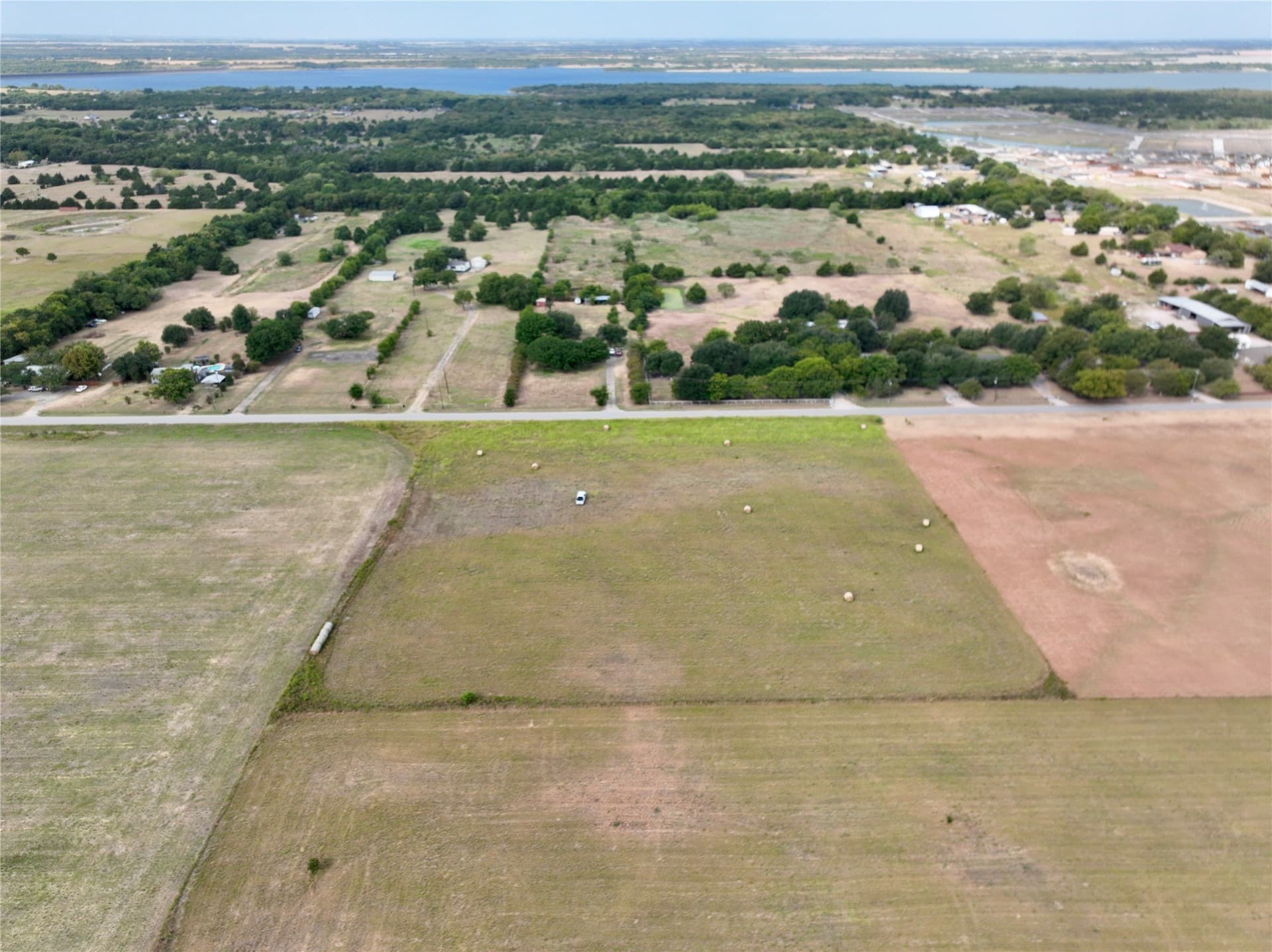 5.34 acres in Ellis County - photo 5