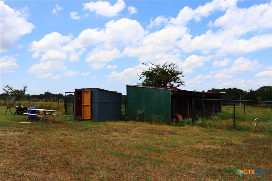 12.92 acres in Bastrop County gallery image 4
