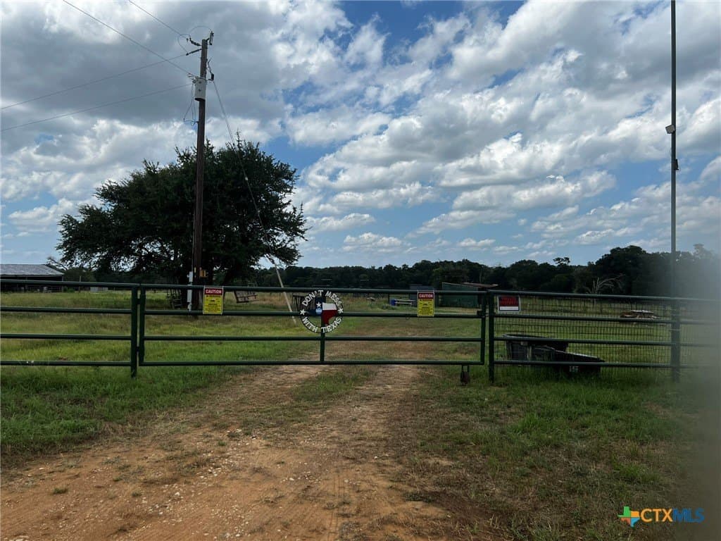 12.92 acres in Bastrop County gallery image 3