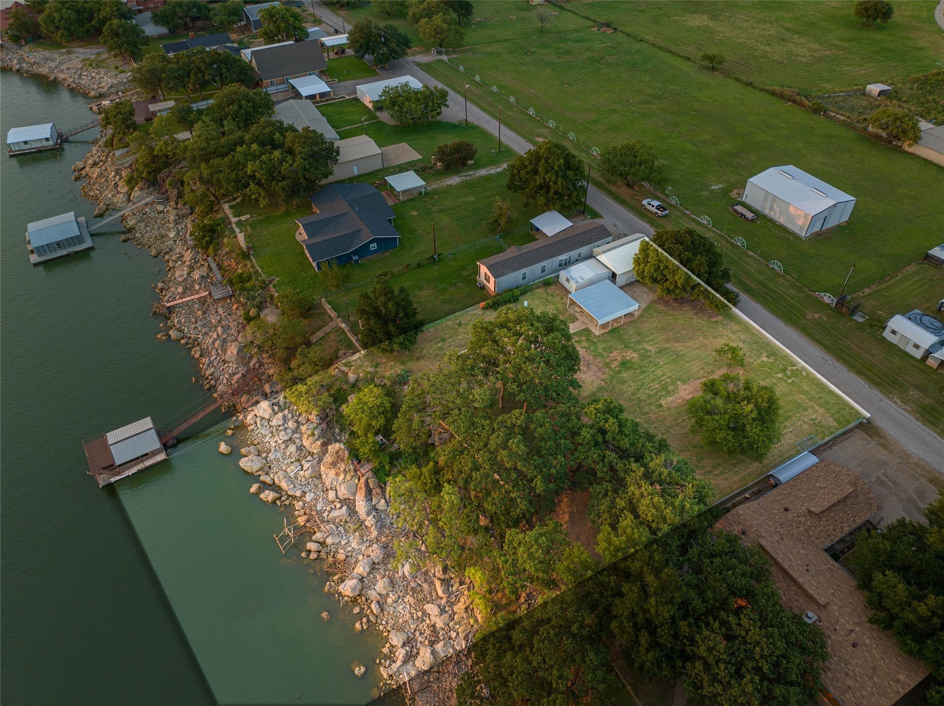 0.92 acres in Stephens County - photo 4