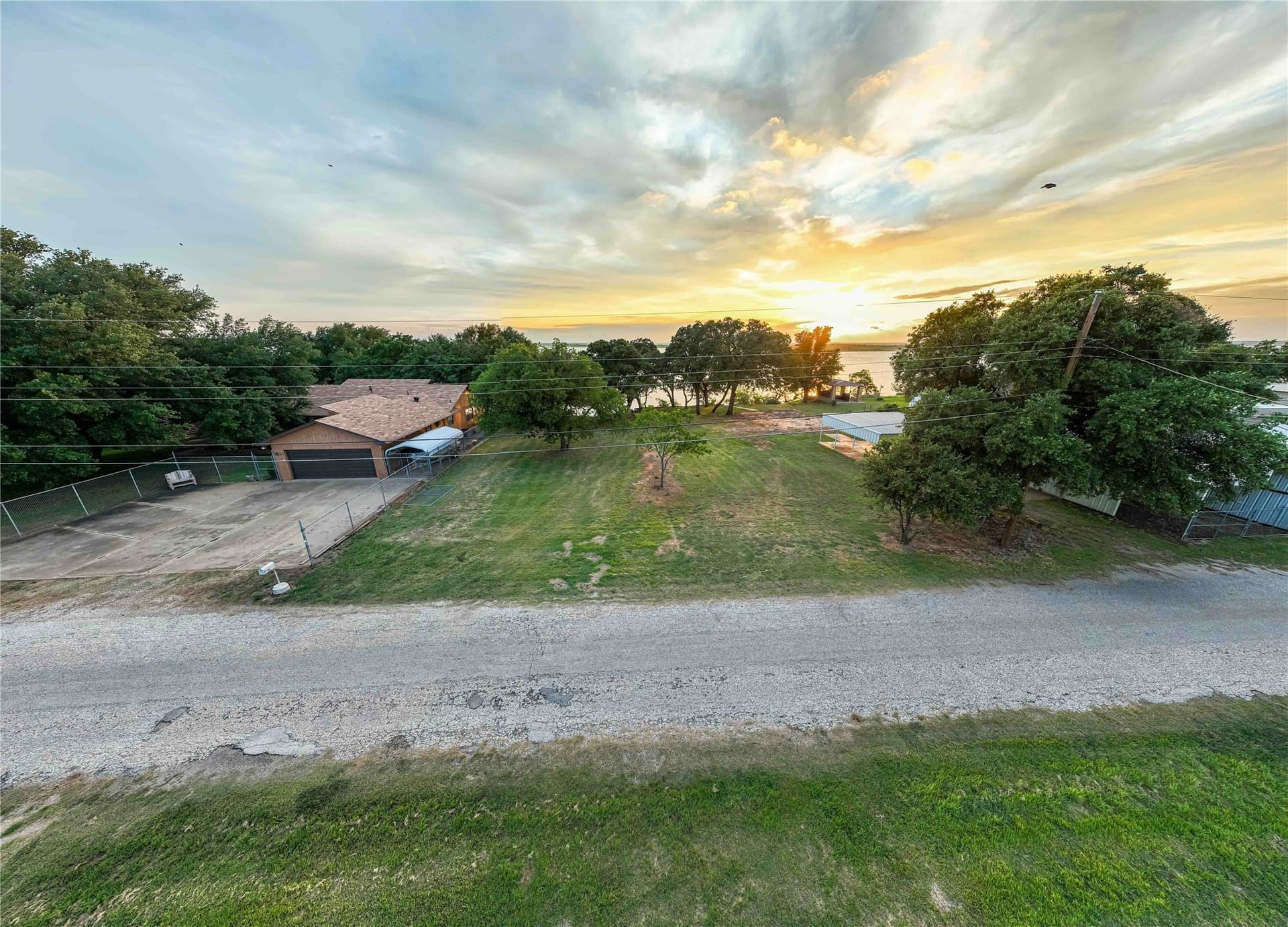 0.92 acres in Stephens County - photo 9
