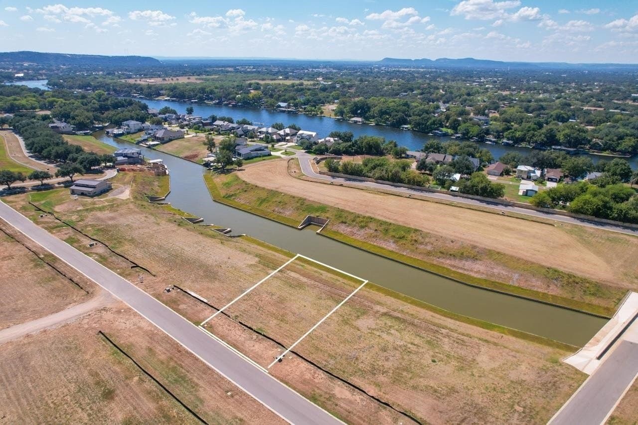 0.28 acres in Burnet County gallery image 3