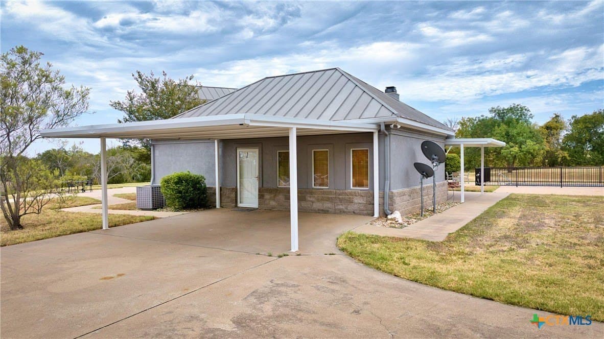 12.51 acres in McLennan County - photo 9