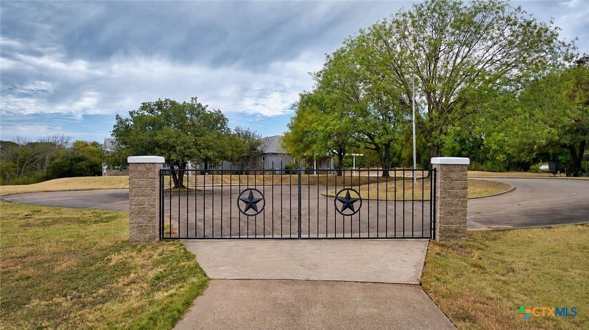 12.51 acres in McLennan County - photo 10