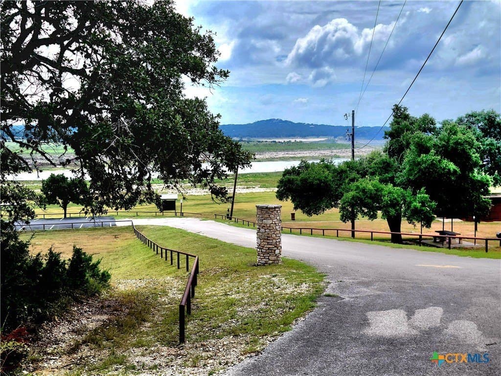 0.9 acres in Comal County - photo 8