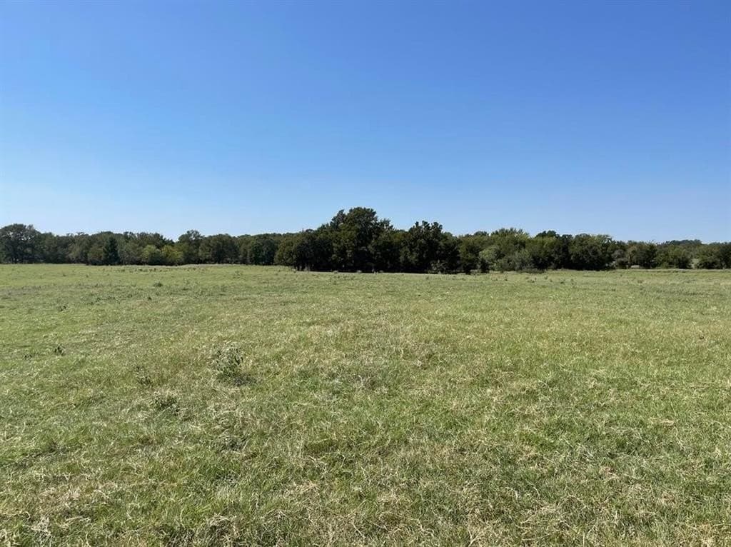 51.92 acres in Falls County