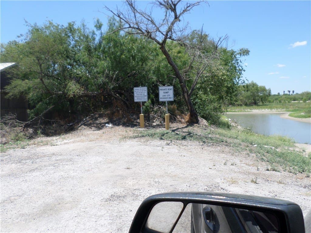 0.47 acres in San Patricio County - photo 8