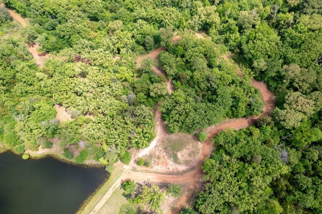 0.75 acres in ANDERSON County - photo 10