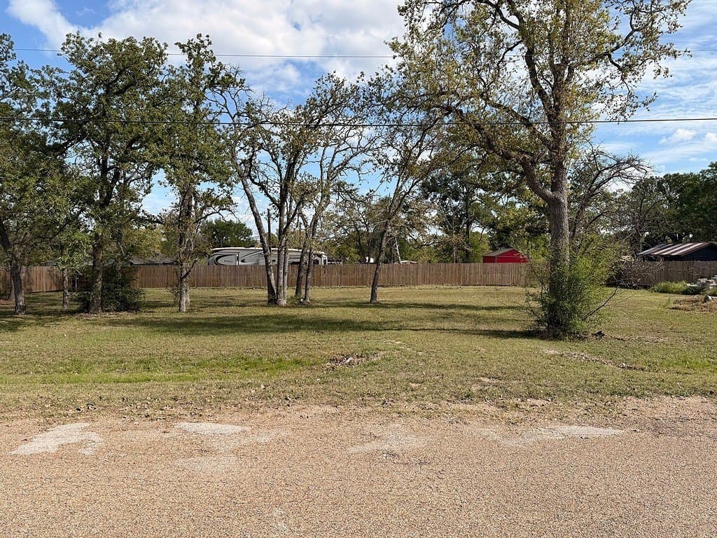 0.33 acres in Burleson County - photo 6