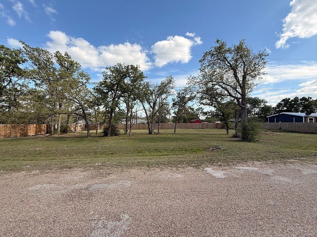 0.33 acres in Burleson County