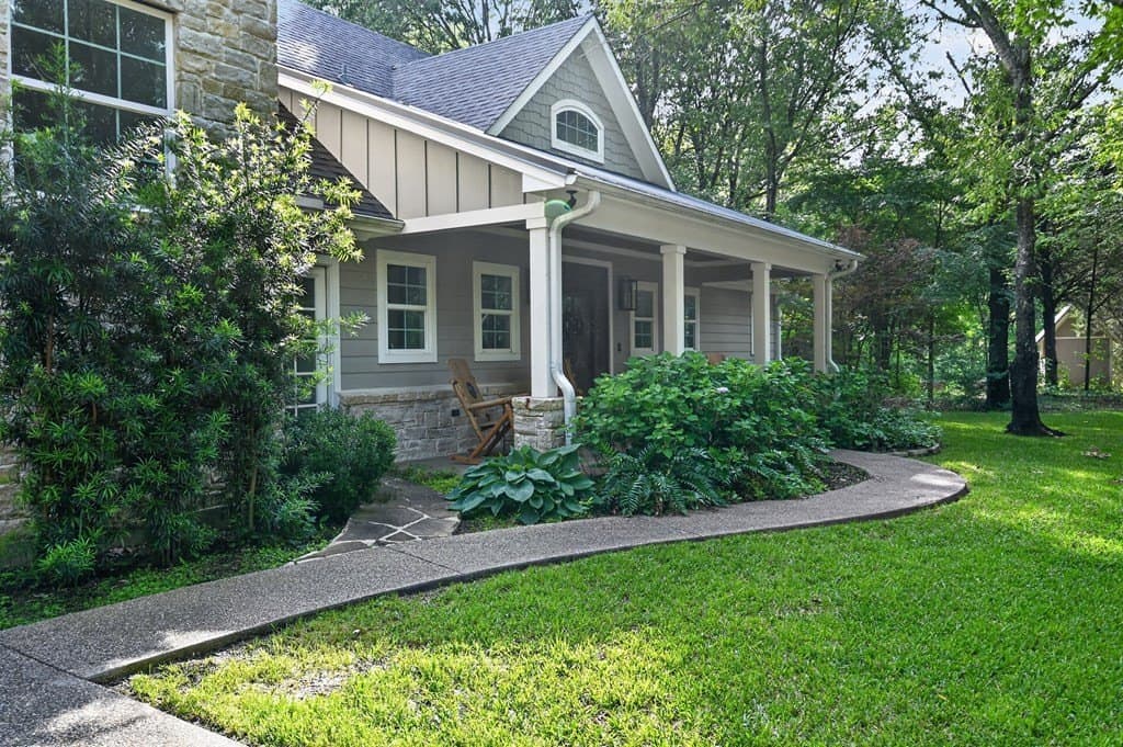 9.35 acres in Henderson County gallery image 3