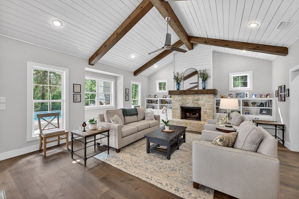 9.35 acres in Henderson County gallery image 4