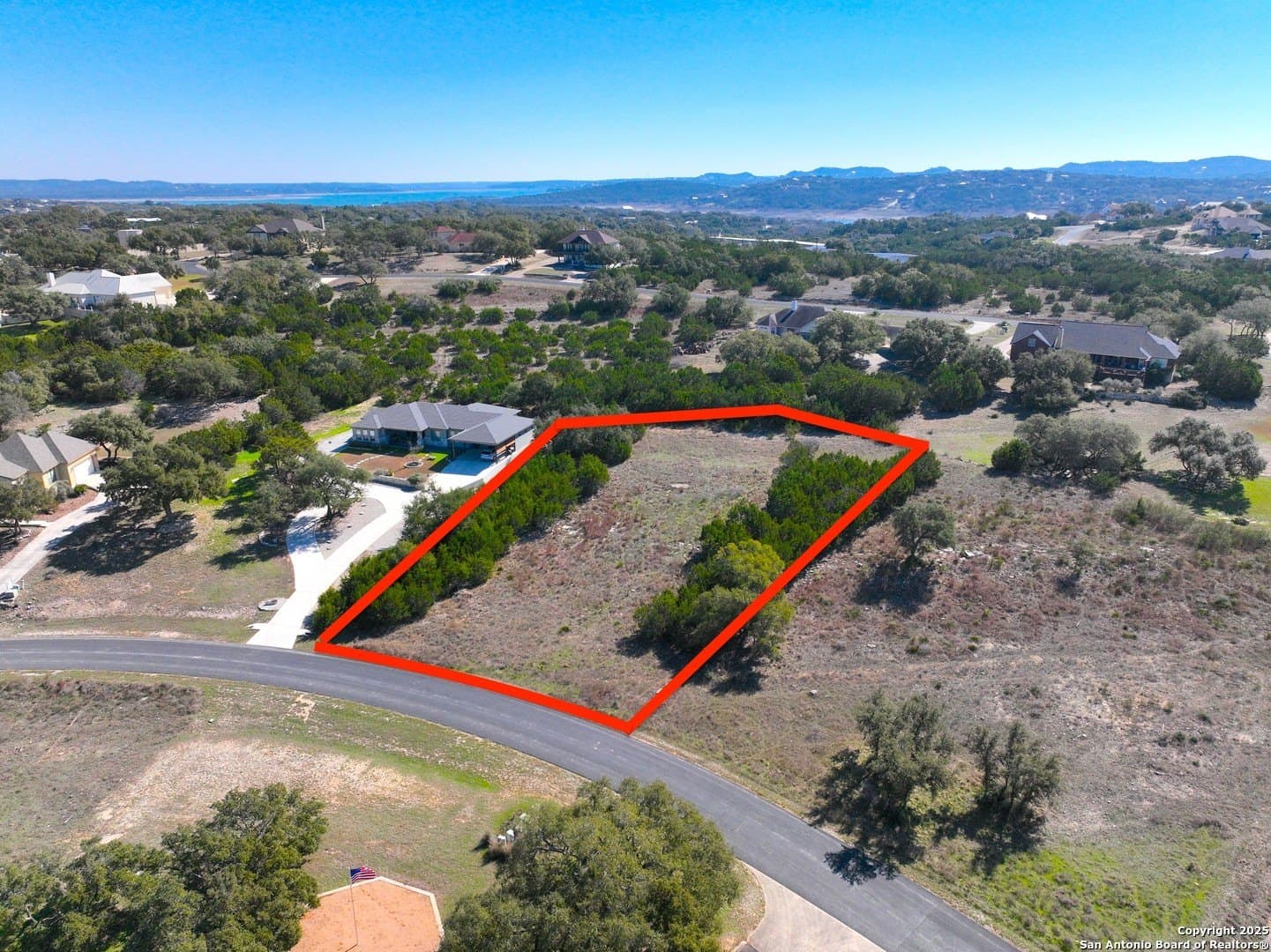 0.94 acres in Comal County gallery image 3