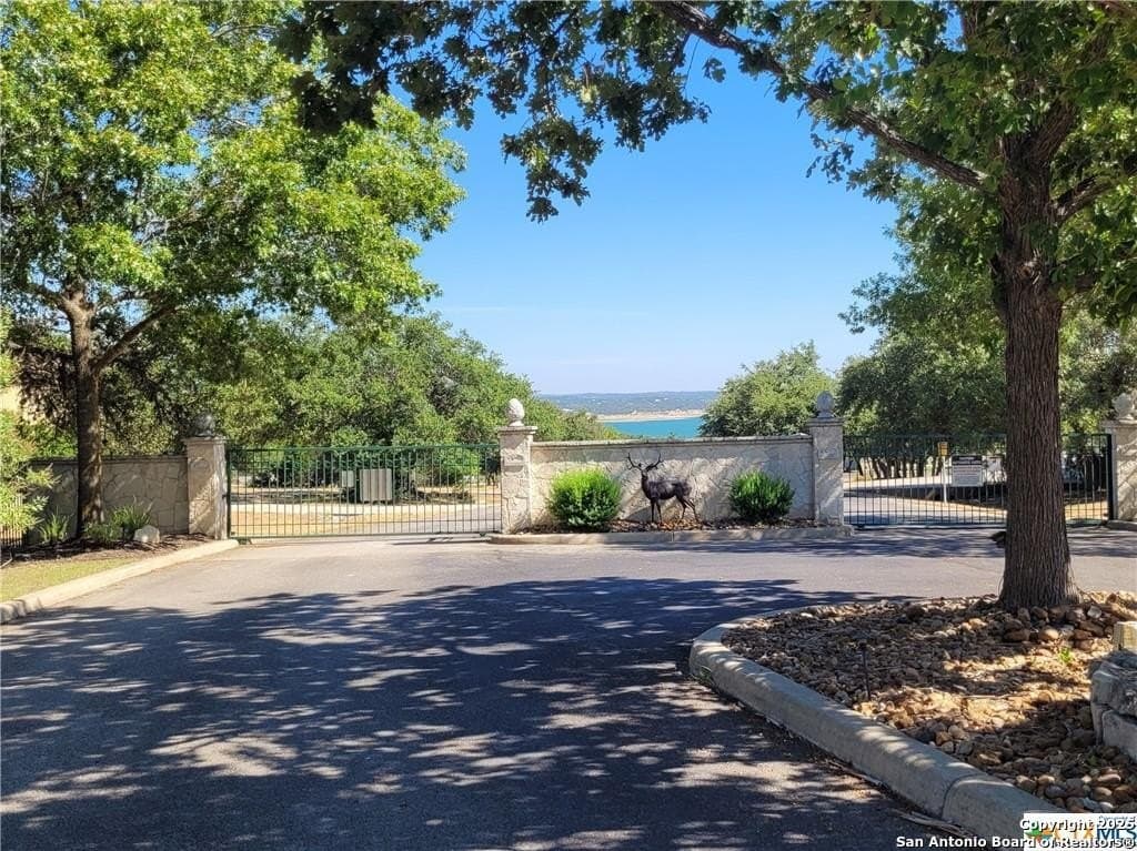 0.94 acres in Comal County - photo 8