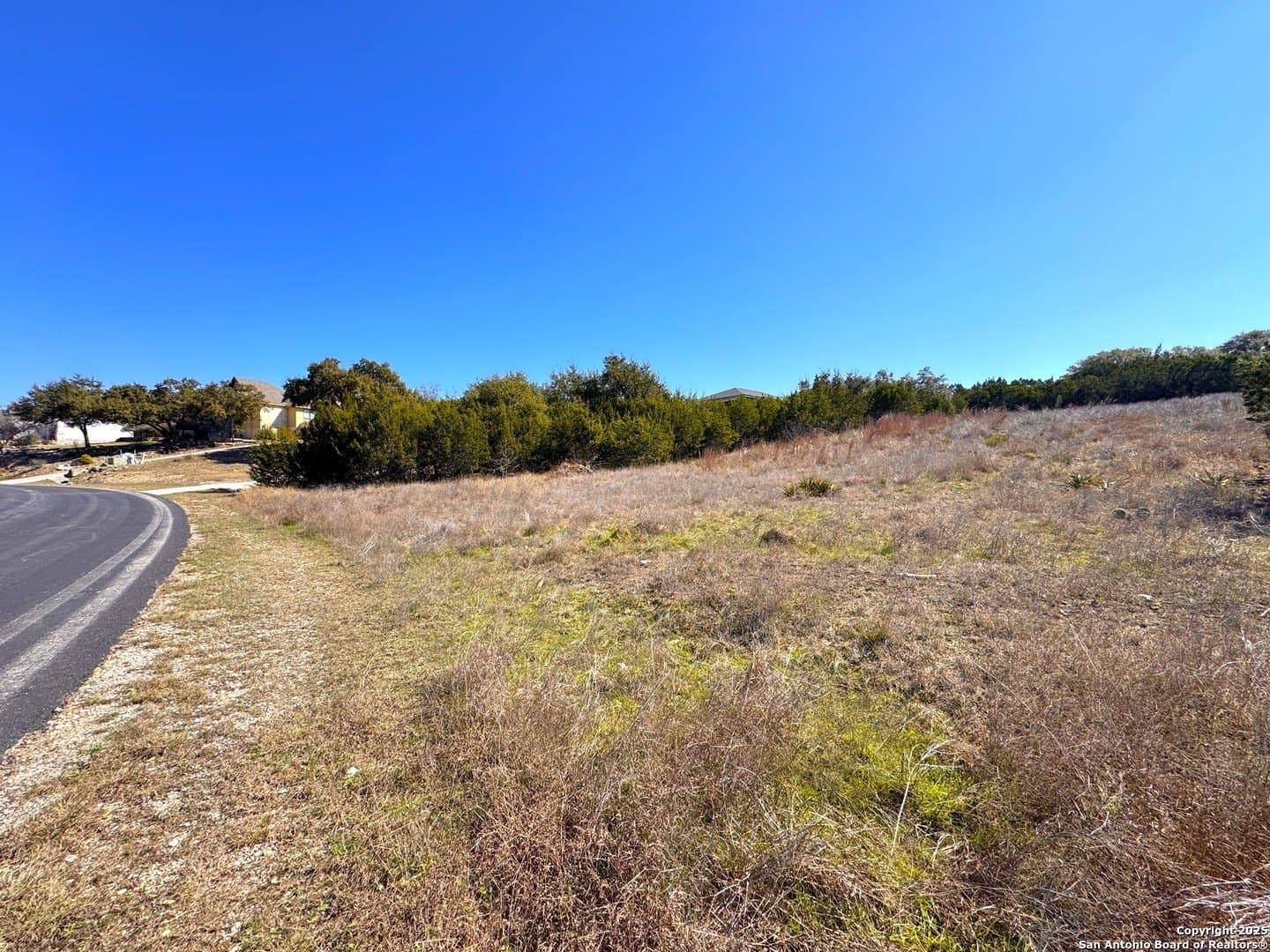 0.94 acres in Comal County - photo 10