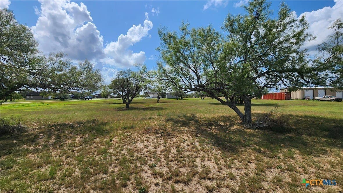 1.5 acres in Victoria County - photo 9