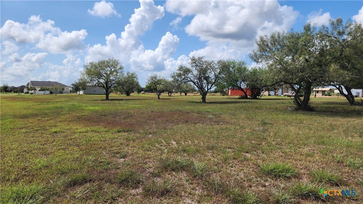 1.5 acres in Victoria County - photo 7
