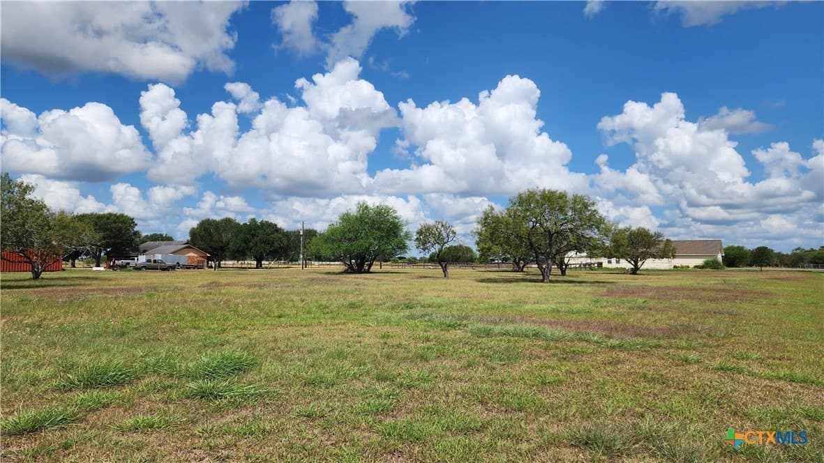 1.5 acres in Victoria County - photo 25