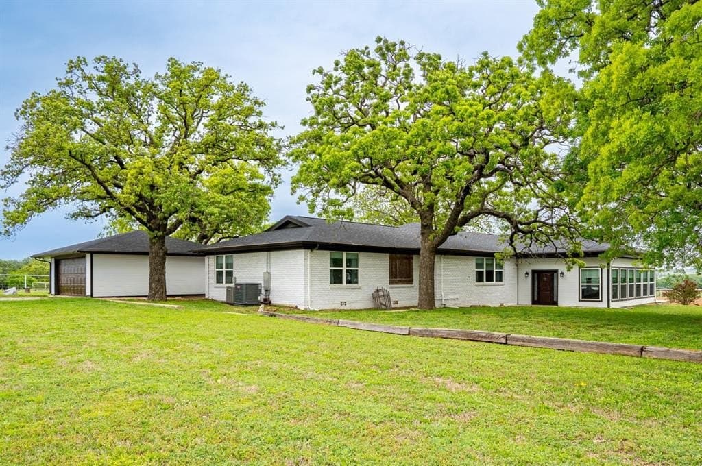 10 acres in Erath County