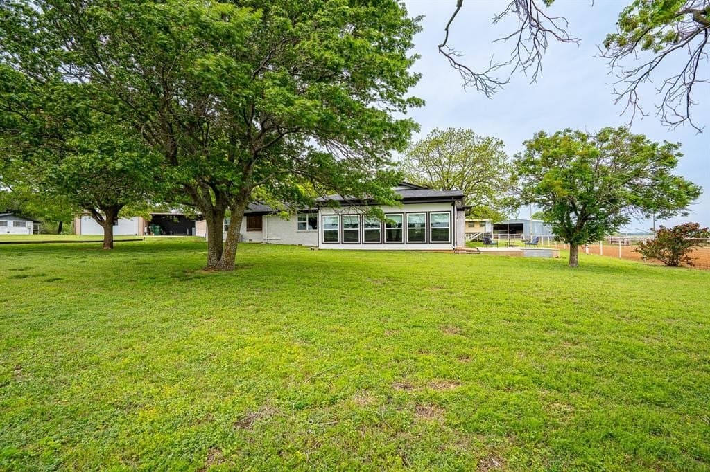 10 acres in Erath County gallery image 3