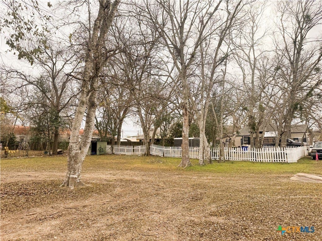 0.14 acres in Gonzales County gallery image 4