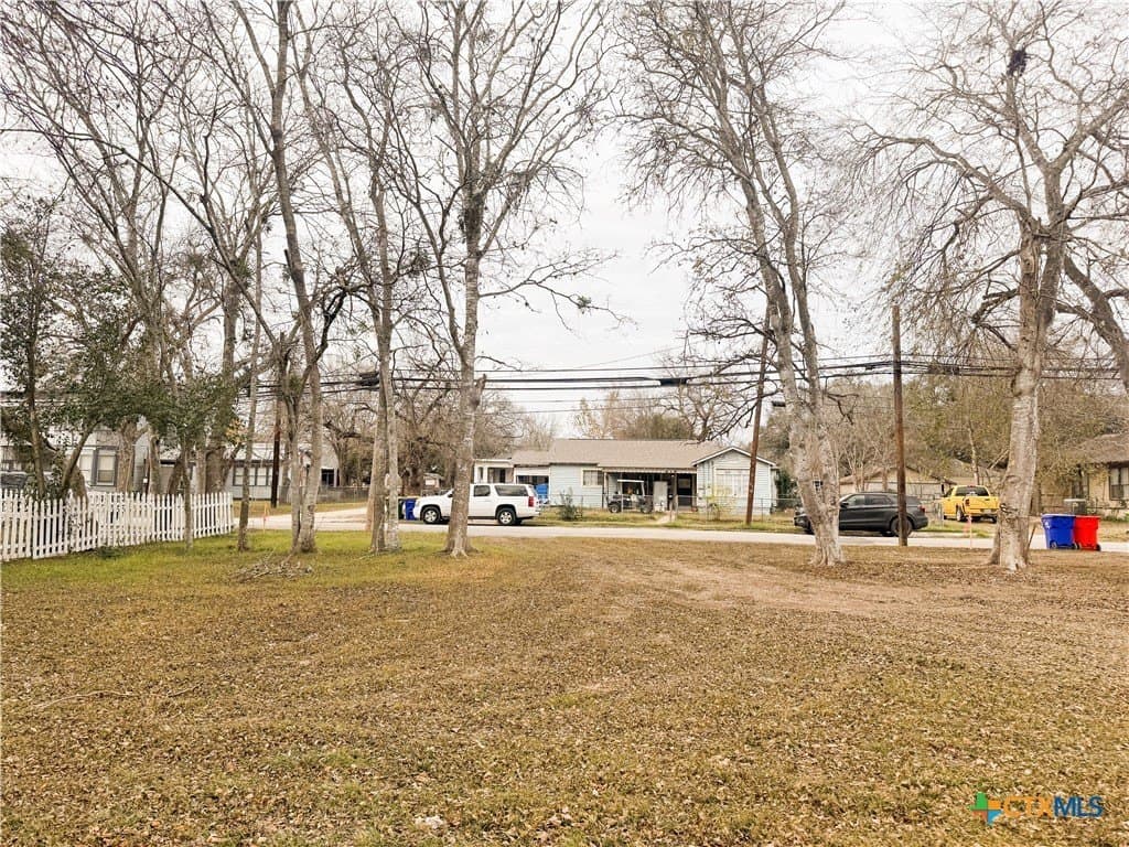 0.14 acres in Gonzales County - photo 9