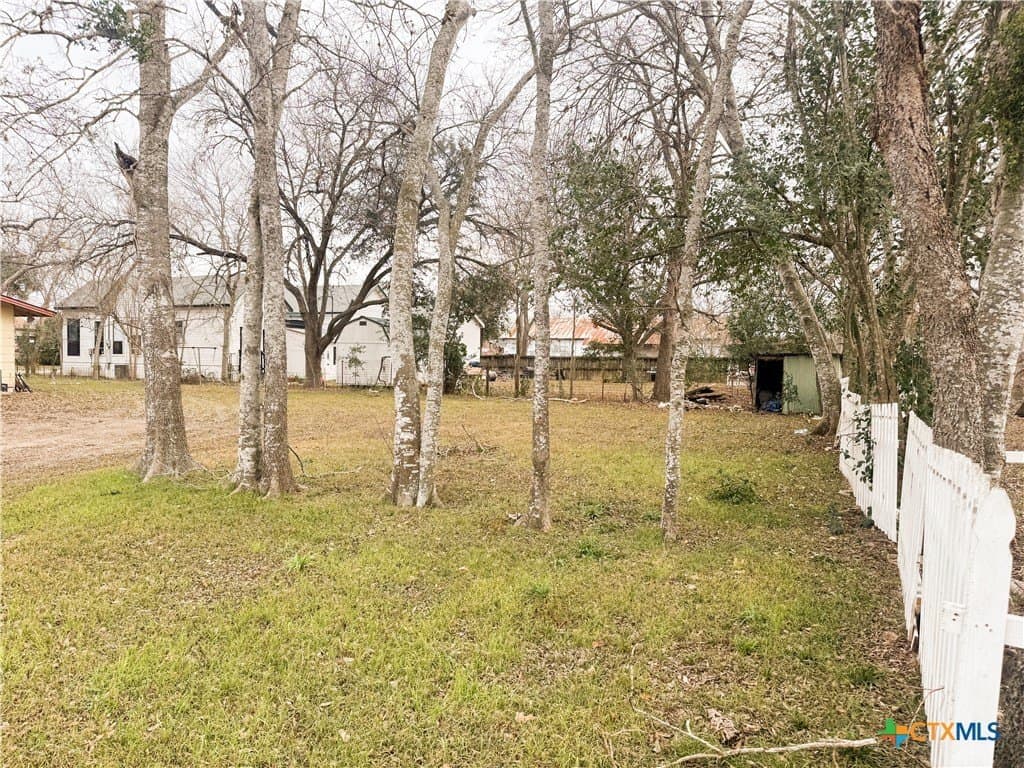0.14 acres in Gonzales County - photo 6