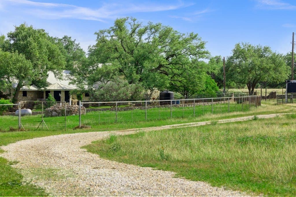 615 acres in Williamson County - photo 38