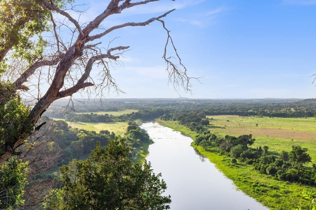 615 acres in Williamson County featured view