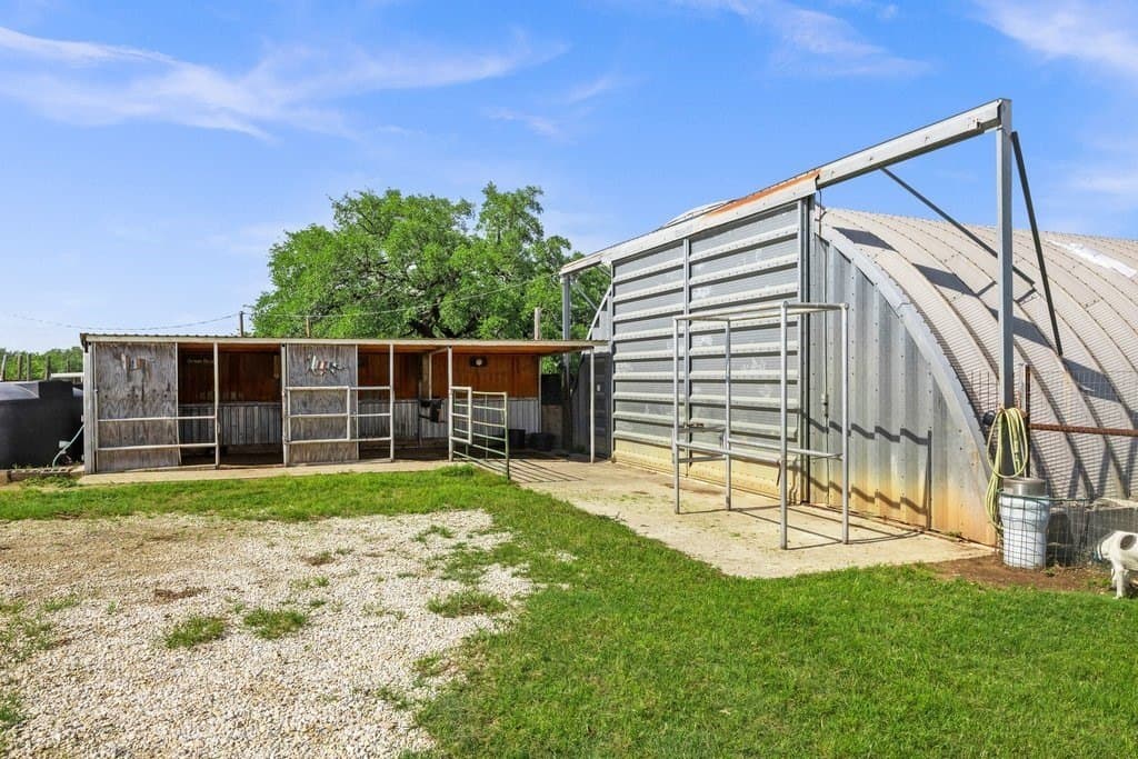 615 acres in Williamson County - photo 20