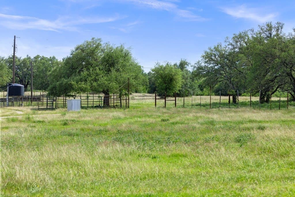 615 acres in Williamson County - photo 36