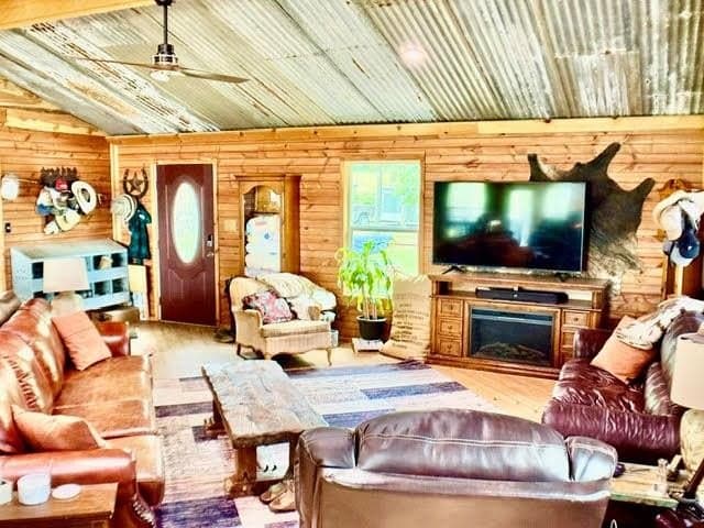 10 acres in Henderson County - photo 32