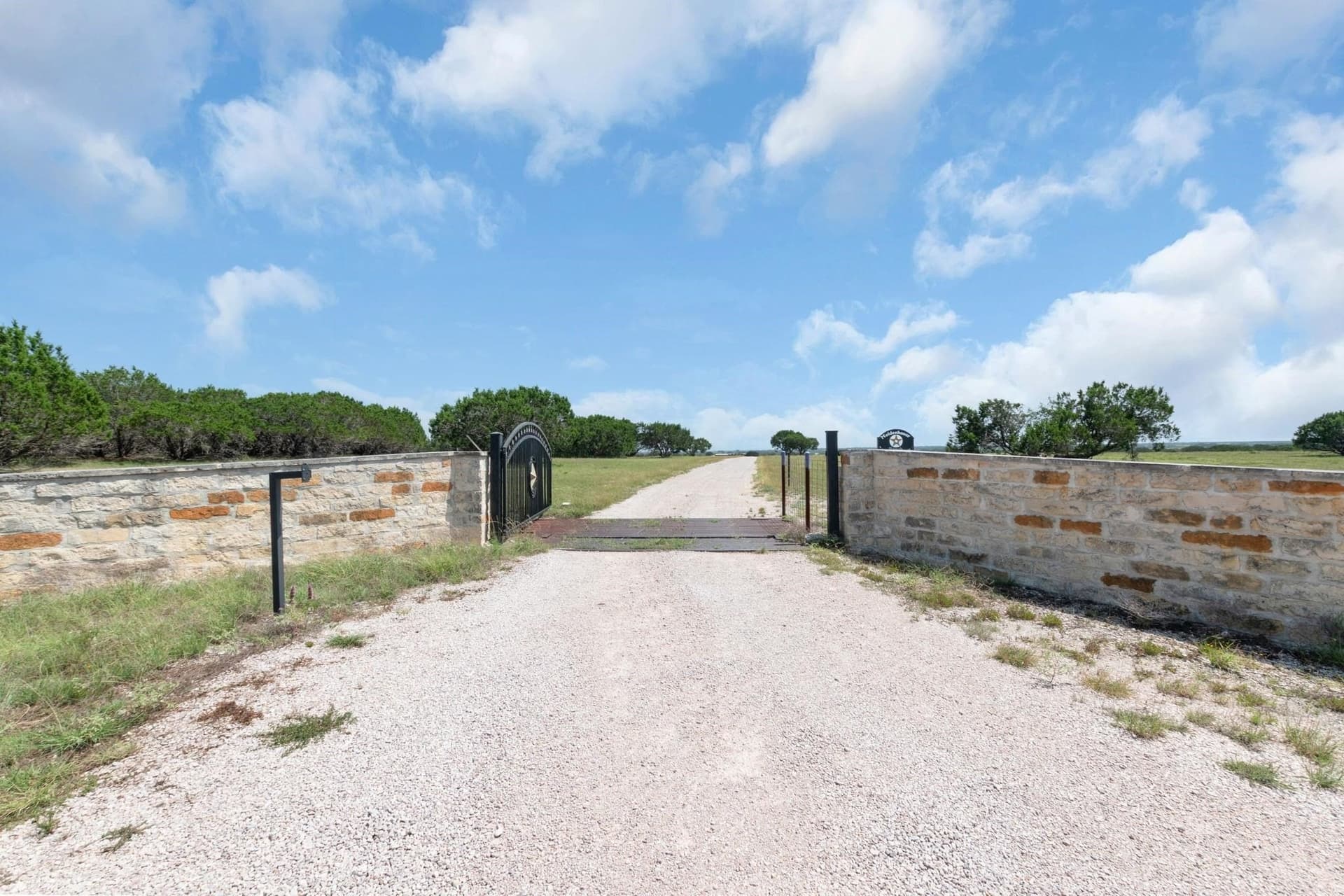 400 acres in Burnet County gallery image 2