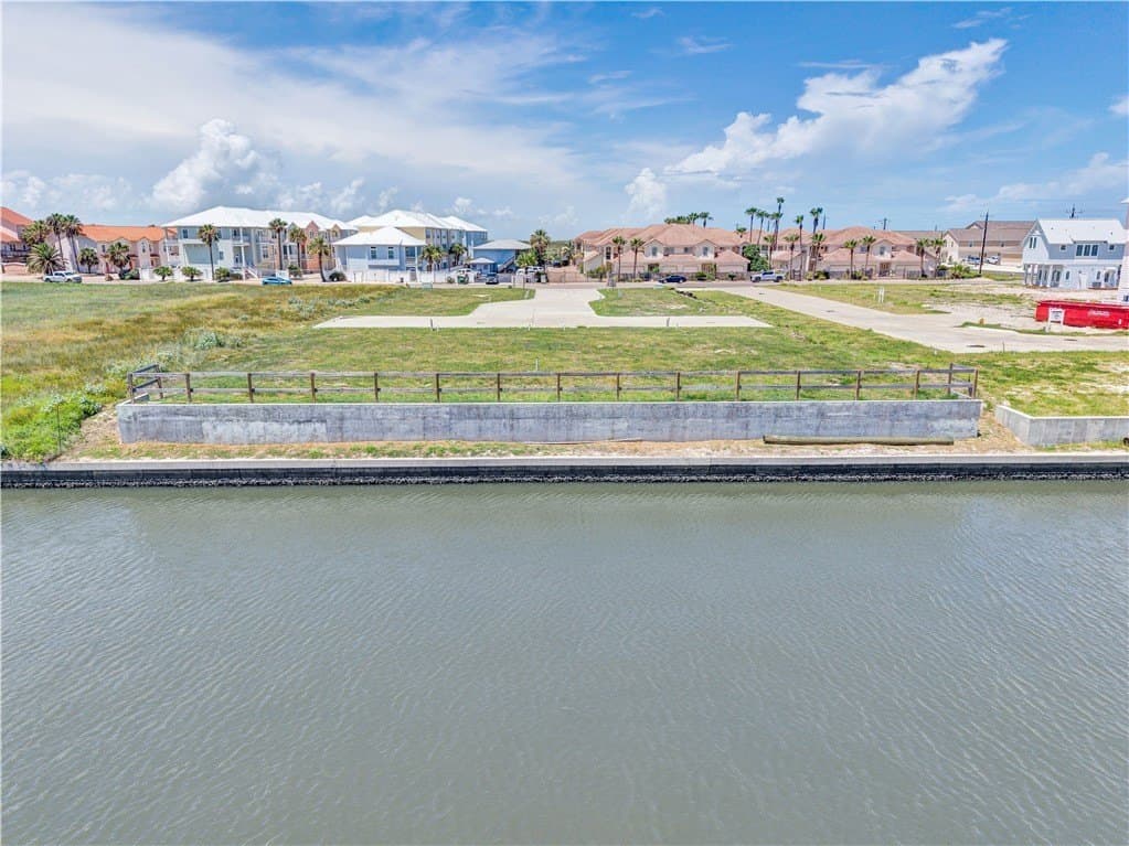 0.05 acres in Nueces County - photo 10