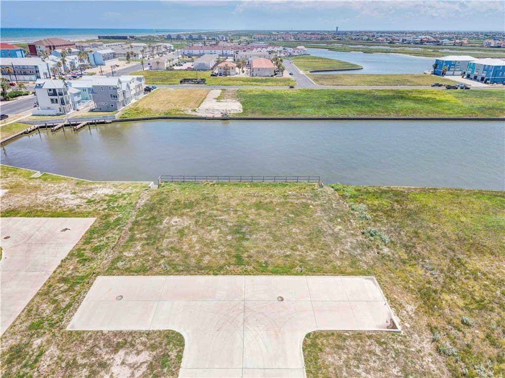 0.05 acres in Nueces County - photo 7