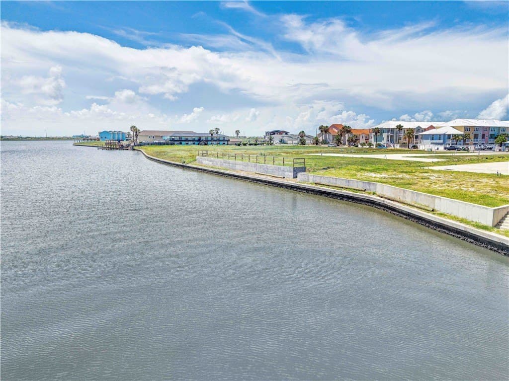 0.05 acres in Nueces County - photo 8