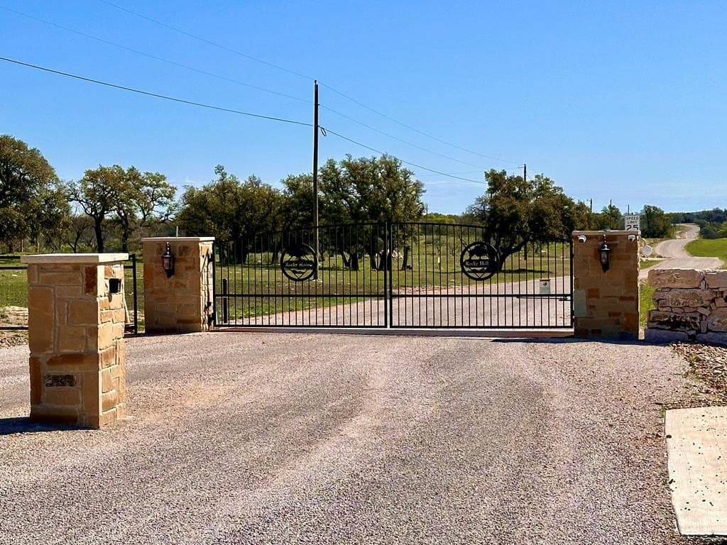 10.01 acres in San Saba County