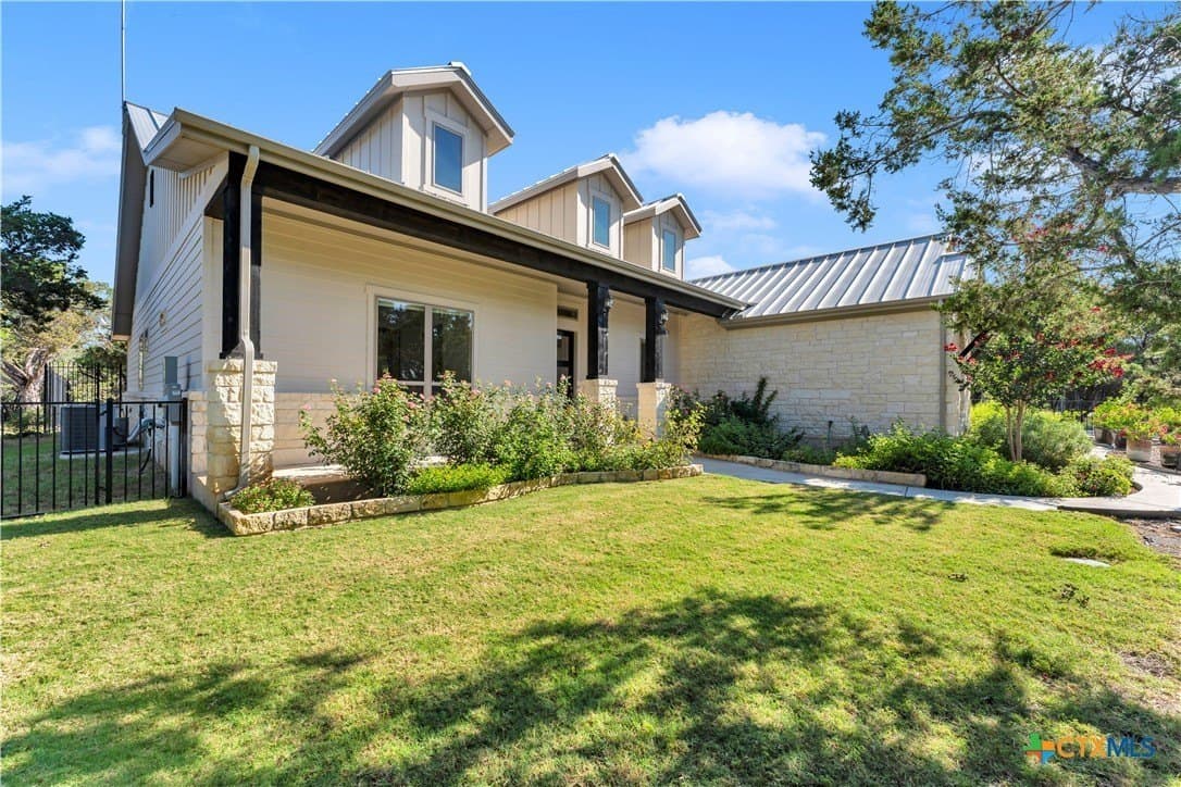 10 acres in Burnet County gallery image 3