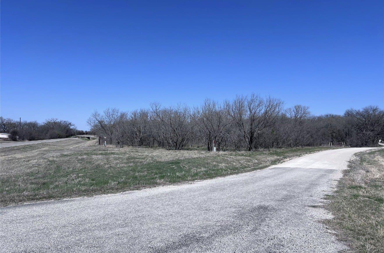 0.37 acres in Erath County - photo 2