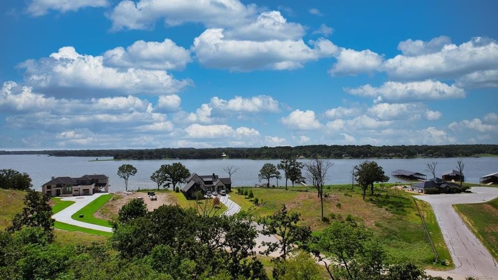 2.09 acres in Henderson County gallery image 4