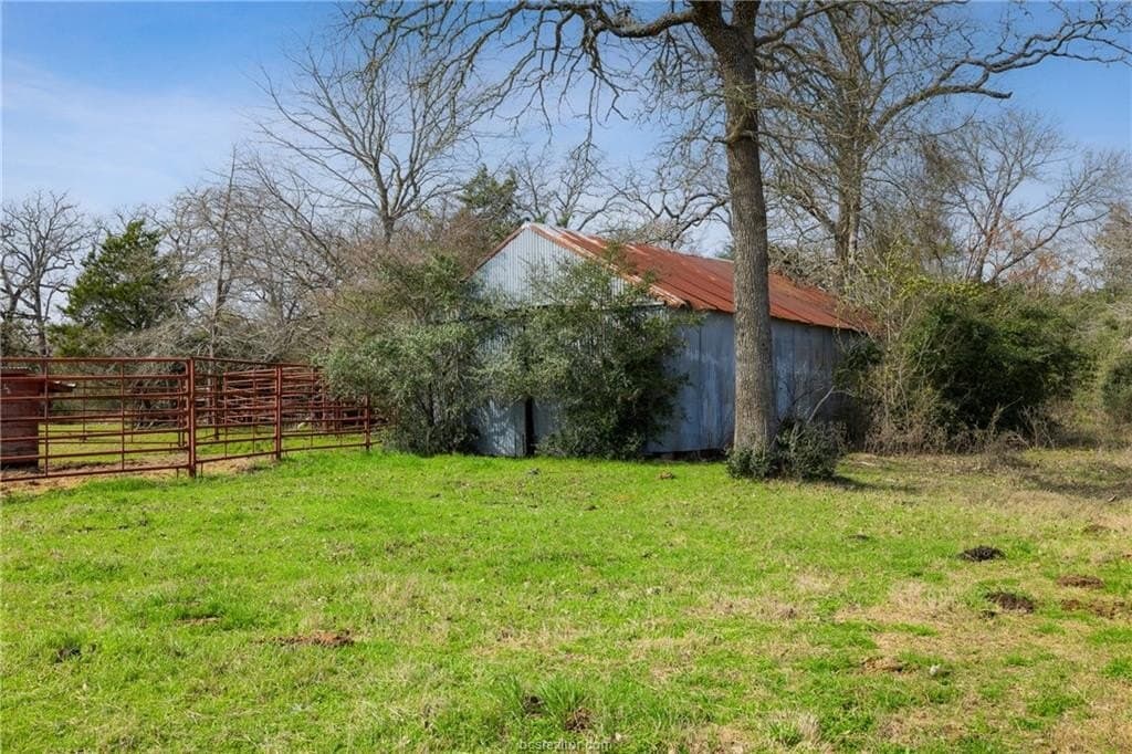 44.22 acres in Burleson County - photo 5