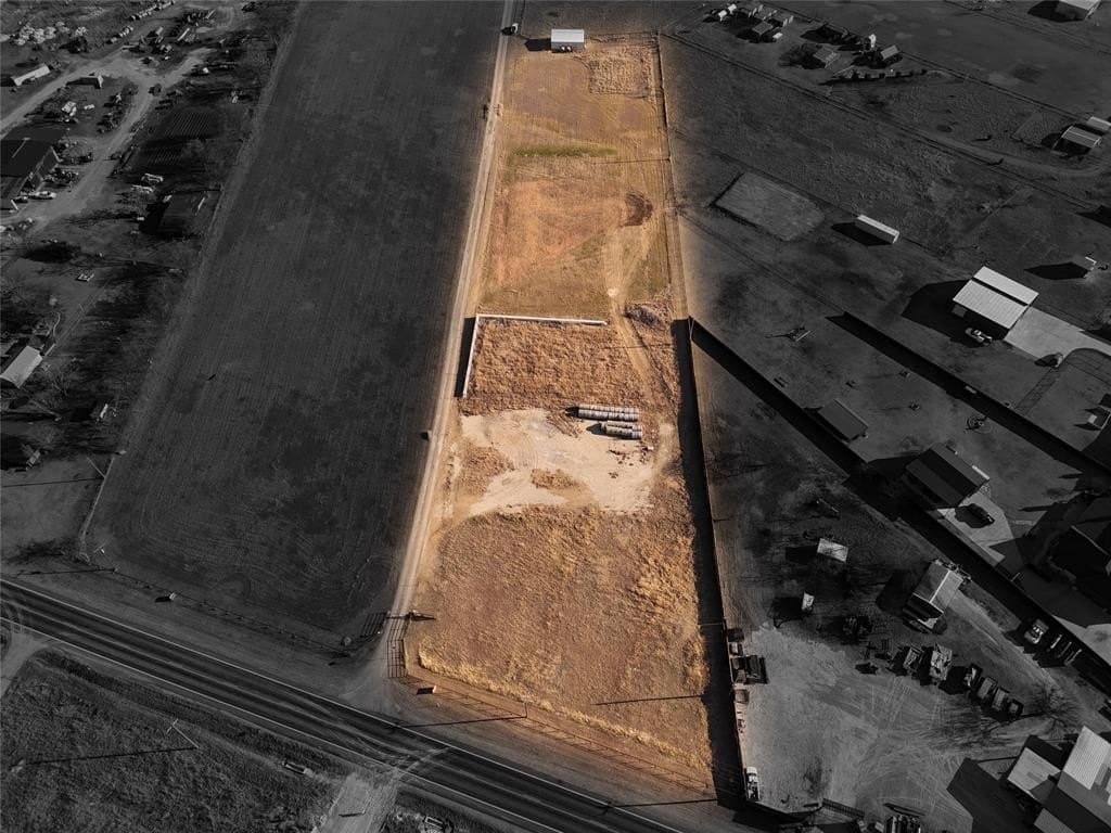3.5 acres in Ellis County gallery image 2