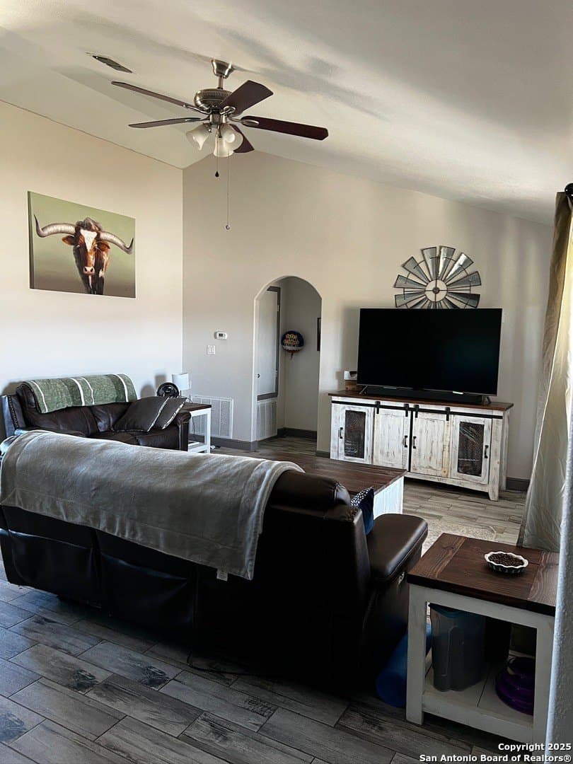 10.02 acres in Guadalupe County gallery image 4