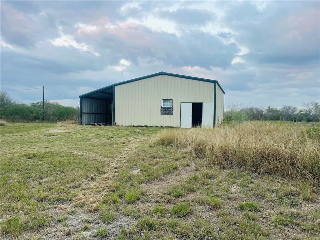 10.09 acres in Jim Wells County
