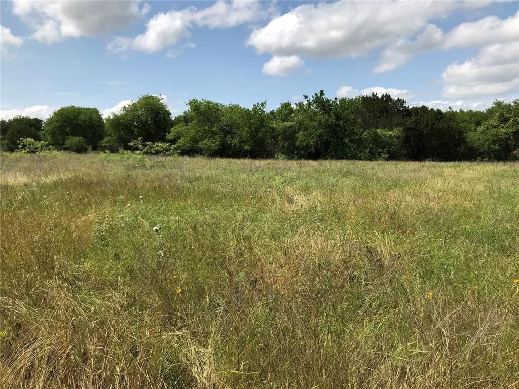 0.83 acres in Hill County