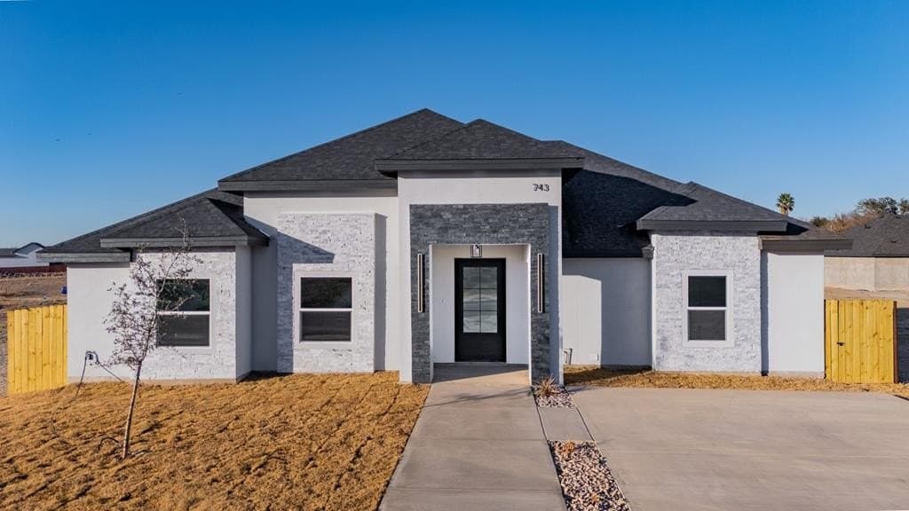 7,800 acres in Maverick County