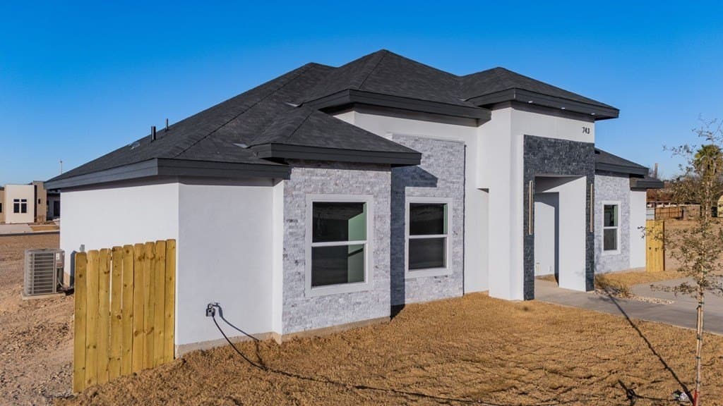 7,800 acres in Maverick County gallery image 2