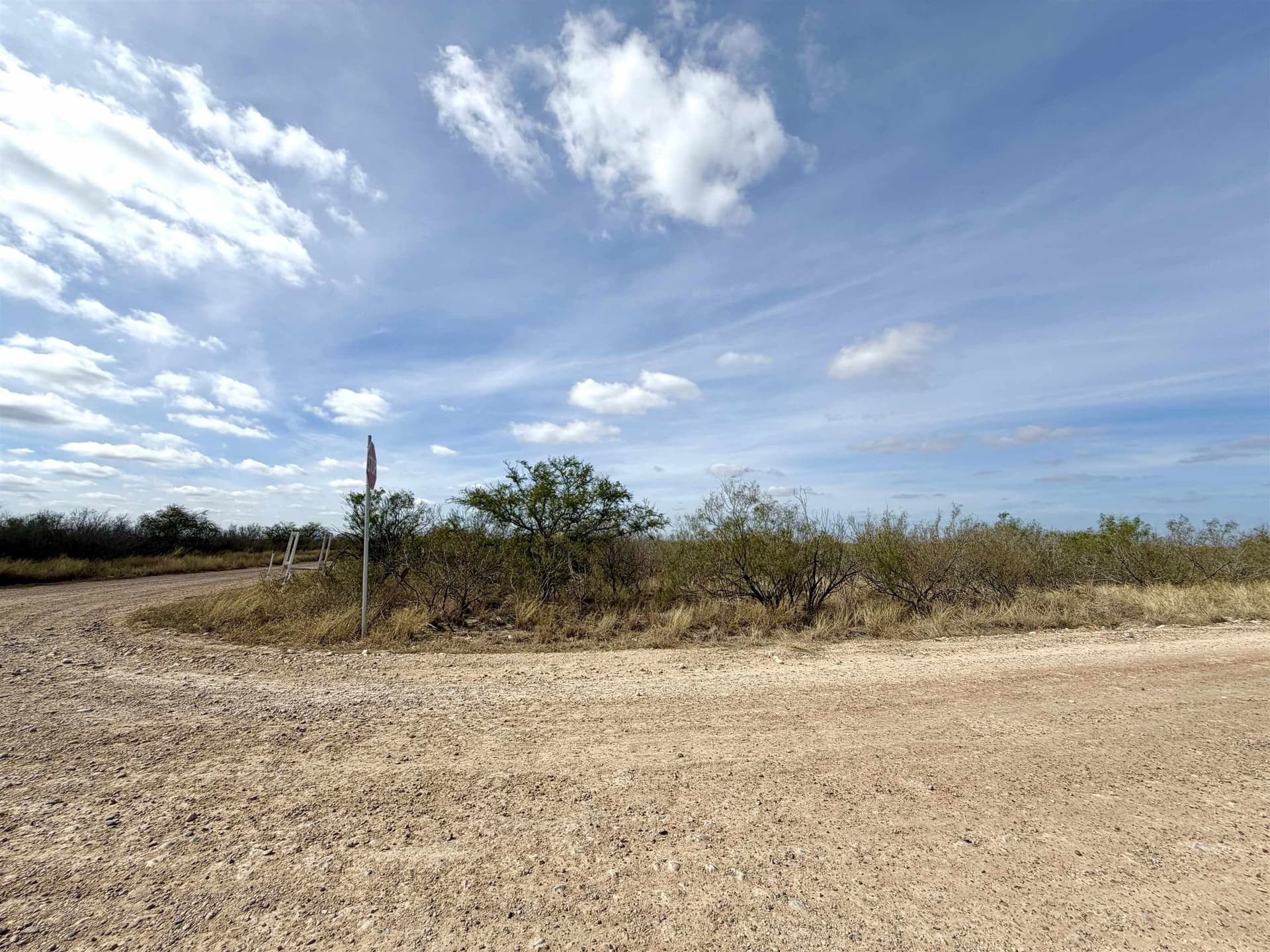 2 acres in Webb County gallery image 2