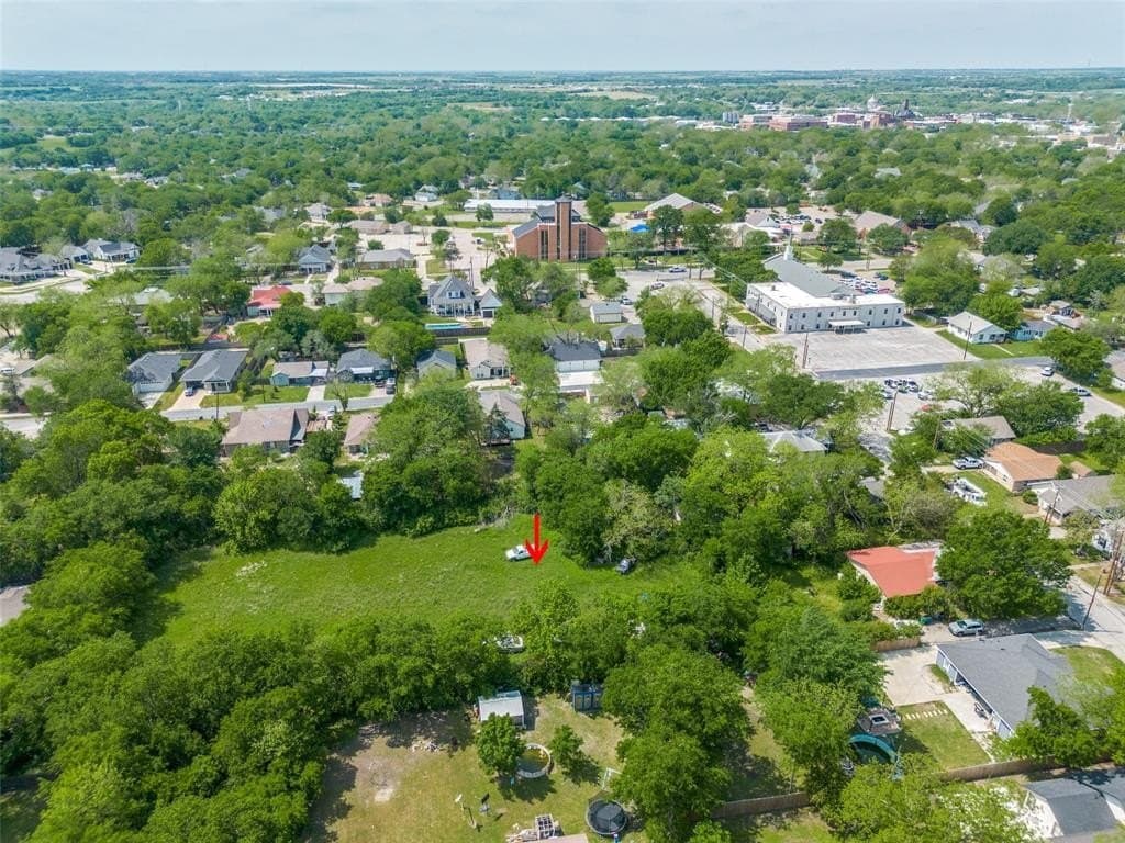 1.29 acres in Ellis County gallery image 3