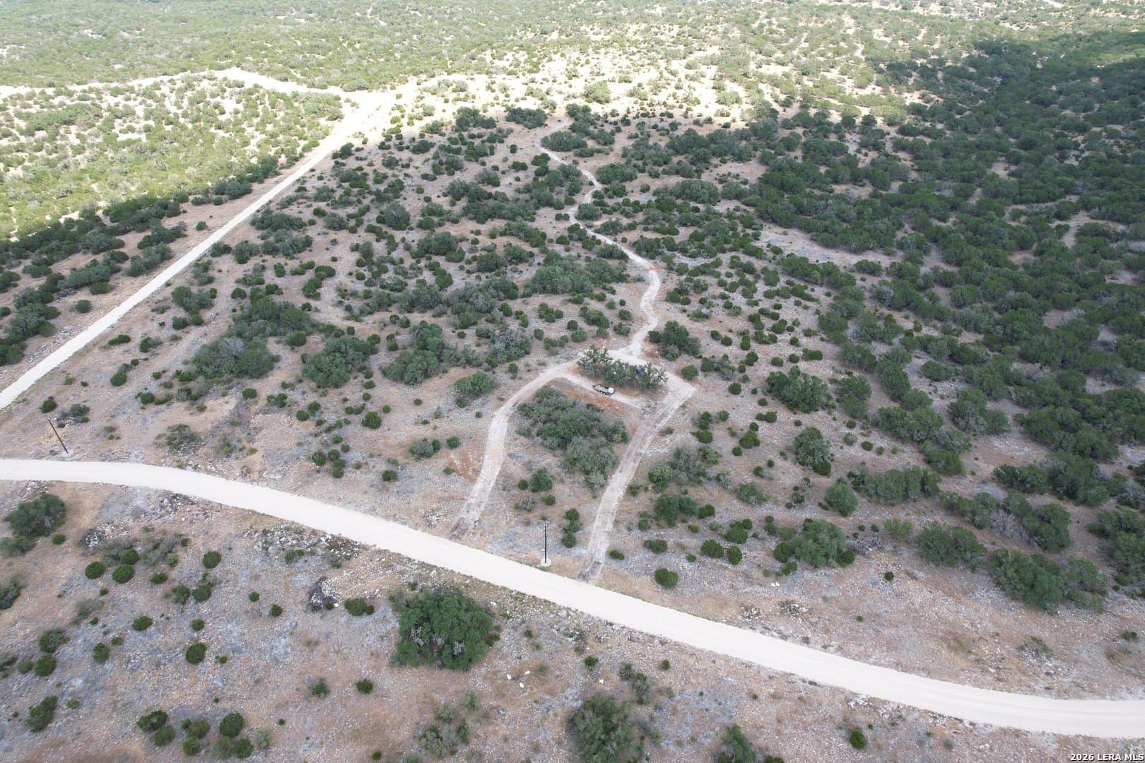 27.66 acres in Edwards County - photo 2